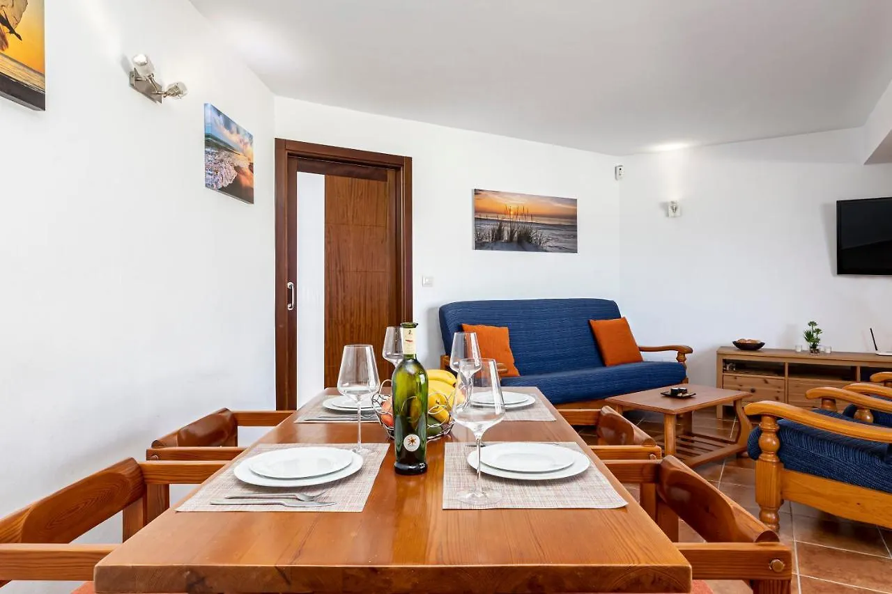 Villa Famara House 12 0*,  Spagna